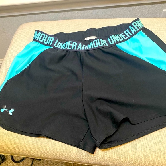 Under Armour Pants - Ladies Under Armour Shorts Used Condition